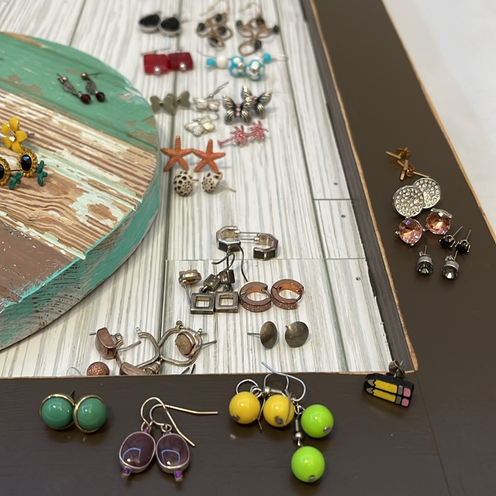 🔥 SALE Assorted Colorful Earring Lot - Picture 1 of 5